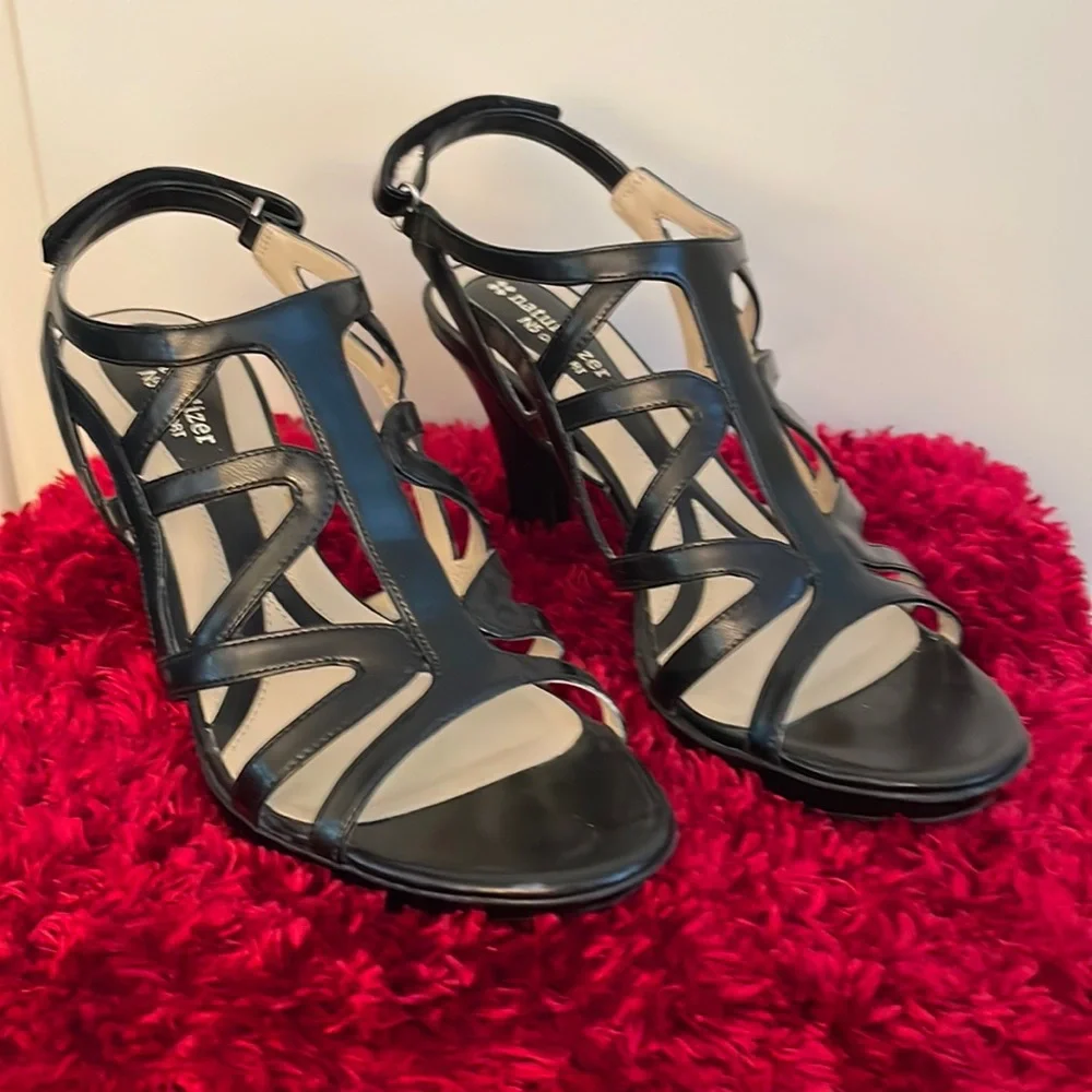 Naturalized. Black Leather Heel Size 9.5 - Picture 1 of 6